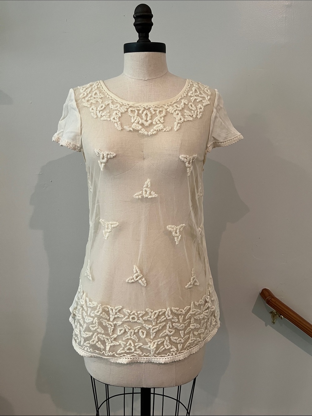 Anthropologie Maeve sheer lace top cream embroidered 6